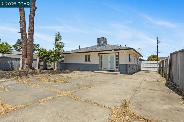 613 W 13th, Antioch CA: https://media.crmls.org/mediaz/5668110d-2c0c-4868-a776-baf092e2cadb.jpg