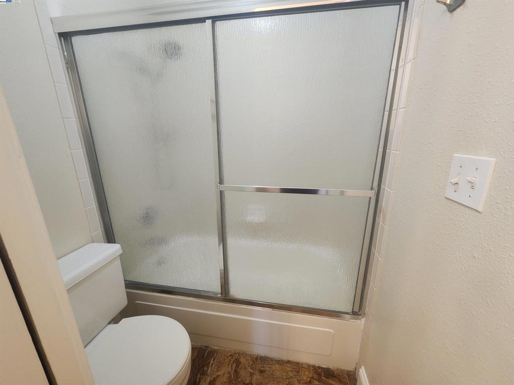 https://media.crmls.org/mediaz/56688afd-29c5-4a6a-bc8f-48322c3583d6.jpg?preset=X-Large