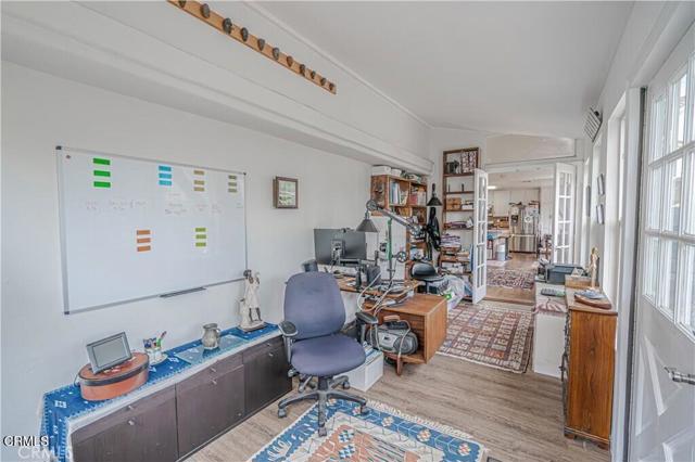 5110 Downwind Way, Oxnard CA: https://media.crmls.org/mediaz/5668c7b1-b5a6-4806-b666-3b4bd483e170.jpg