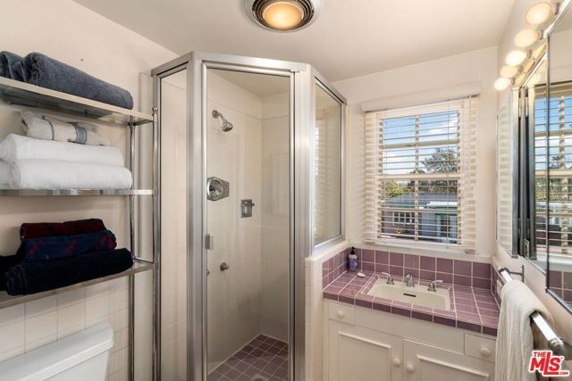 444 Loring Avenue, Los Angeles CA: https://media.crmls.org/mediaz/56691132-12c6-4eb9-80da-bdb5f6cca020.jpg
