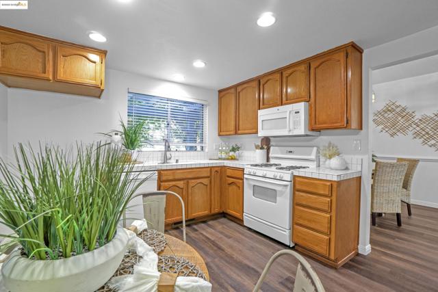 5014 Prairie Way, Antioch CA: https://media.crmls.org/mediaz/56693507-ee47-4748-aa32-f5ee4bef1f14.jpg
