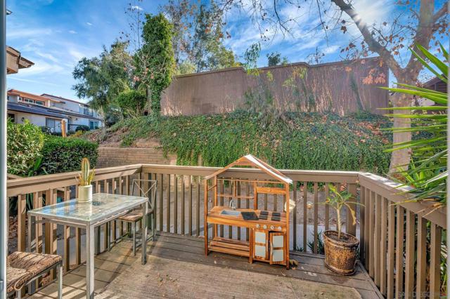 15755 Davis Cup Ln, Ramona CA: https://media.crmls.org/mediaz/56695bad-0de6-439f-8cec-d9de50dd0ac2.jpg