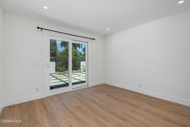 2257 Glastonbury Road, Westlake Village CA: https://media.crmls.org/mediaz/5669b23b-dc26-4bb3-8a7c-2039dd24dde4.jpg