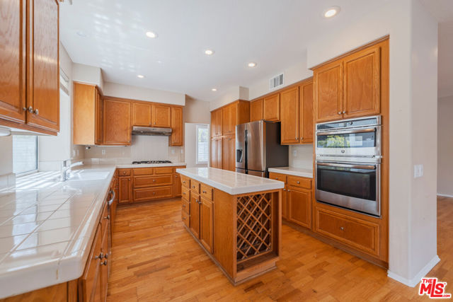 2320 Leggett Lane, Fullerton CA: https://media.crmls.org/mediaz/566a393f-8cf9-4102-9ec7-66bc29b88e50.jpg