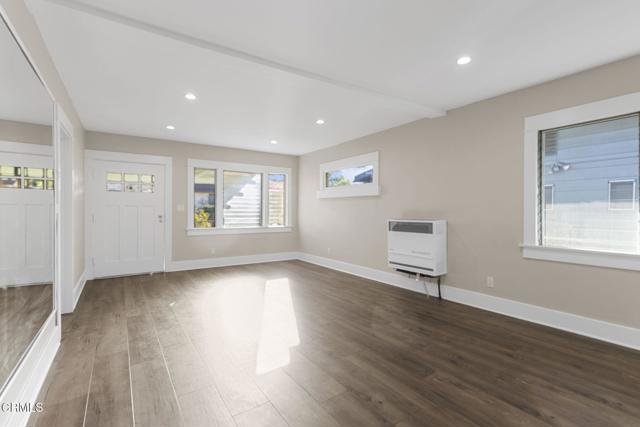 851 N Rampart Boulevard, Los Angeles CA: https://media.crmls.org/mediaz/566a3c75-dd4f-45f3-a68b-04ececee4f67.jpg