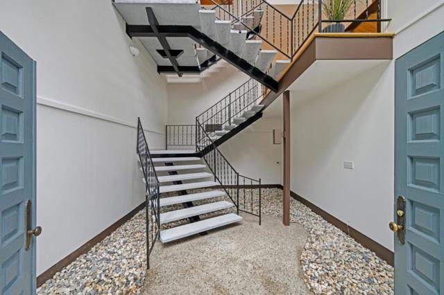 435 Golden Oak Drive, Portola Valley CA: https://media.crmls.org/mediaz/566aa917-7926-4ce3-bd35-53512b14ed9b.jpg