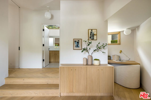 1849 Rising Glen Road, Los Angeles CA: https://media.crmls.org/mediaz/566acc7f-25ad-4b57-b61d-18cf7142516e.jpg
