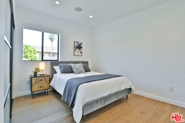 1622 S Mansfield Avenue, Los Angeles CA: https://media.crmls.org/mediaz/566af713-5d15-4d49-8544-00f587c44608.jpg