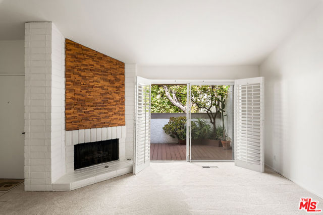 17100 Palisades Circle photo 6