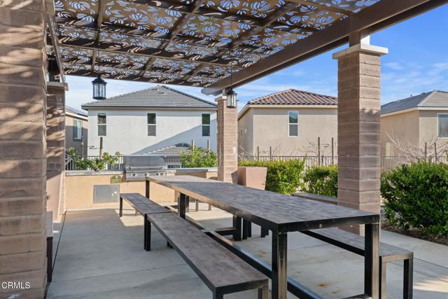 1926 S Pump House Lane, Santa Paula CA: https://media.crmls.org/mediaz/566dc158-54fc-453e-9ac1-5134701bd1e6.jpg