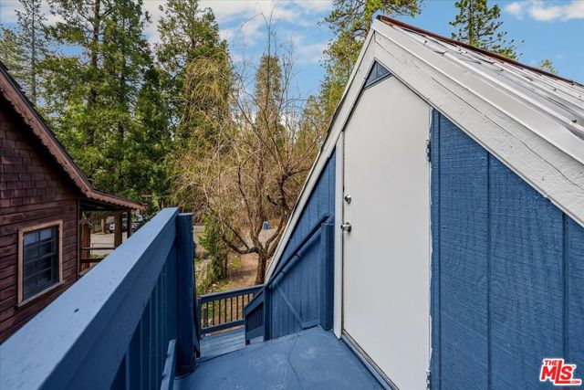23899 Pioneer Camp Road, Crestline CA: https://media.crmls.org/mediaz/566e115c-0a5c-4c1d-9c4a-4a79ca617590.jpg