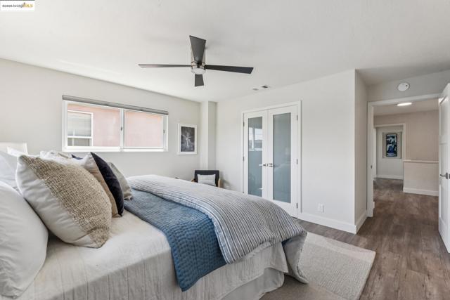 1026 Court St, Alameda CA: https://media.crmls.org/mediaz/566ebf82-e1c1-41b5-9ff7-08e83fba1567.jpg