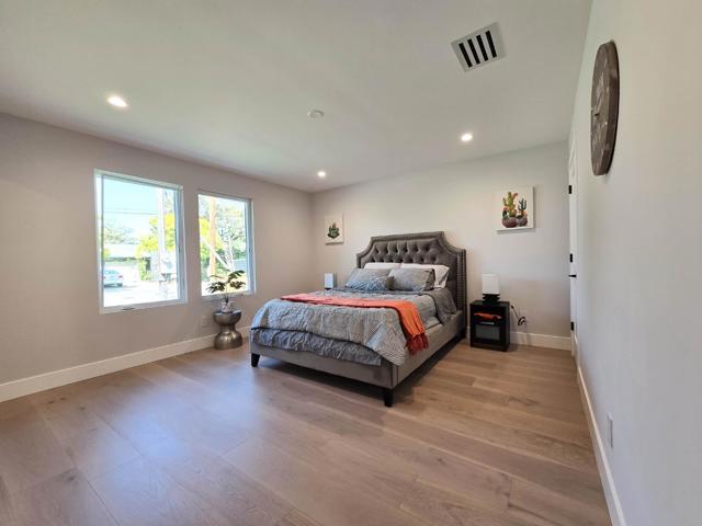 95 Centre Street, Mountain View CA: https://media.crmls.org/mediaz/566ec5c6-2e58-4ba3-8d6e-7f2845bd852c.jpg