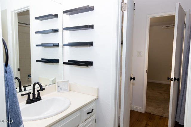 Detail Gallery Image 17 of 43 For 741 Warwick Ave, Thousand Oaks,  CA 91360 - 2 Beds | 1/1 Baths