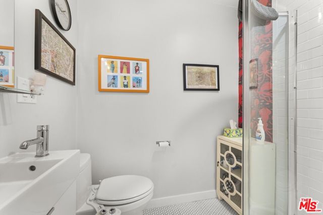 1179 Bellevue Avenue, Los Angeles CA: https://media.crmls.org/mediaz/566eeca0-81c4-4003-b2b0-9e998c479247.jpg
