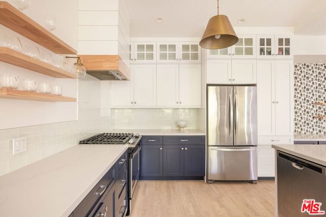 502 San Vicente Boulevard, Santa Monica CA: https://media.crmls.org/mediaz/566f5147-e261-4935-a5c8-20e68f1a0df2.jpg