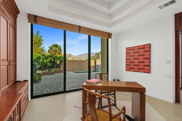 73481 Mariposa Drive, Palm Desert CA: https://media.crmls.org/mediaz/566f80fe-01f0-42bc-8d96-6e0bfab6e8df.jpg