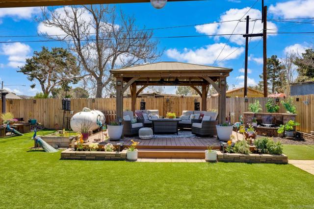 Image 37 of 58 For 44673 Holtville Avenue