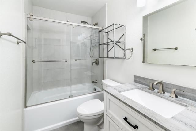 6848 Xana Way, Carlsbad CA: https://media.crmls.org/mediaz/5671201a-8c63-490e-891c-fe4b3ae5ead9.jpg