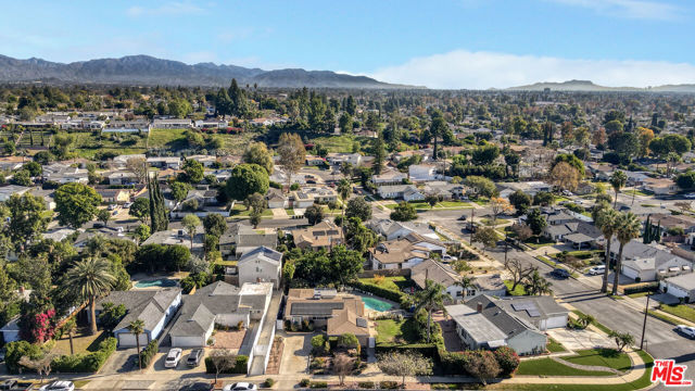 9610 Odessa Avenue, Northridge CA: https://media.crmls.org/mediaz/5671701b-3126-4a8f-a9fe-023f0490a96c.jpg