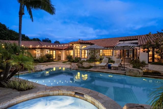 5354 El Camino Del Norte, Rancho Santa Fe CA: https://media.crmls.org/mediaz/5671bf3b-cd21-47a9-8e3e-faf19d3bde00.jpg