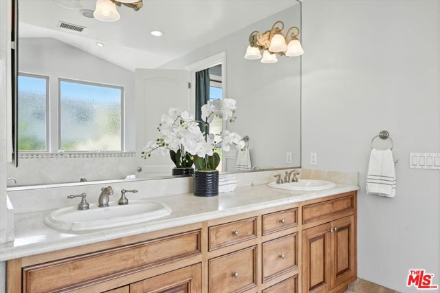 3200 Elm Avenue, Manhattan Beach, California 90266, 5 Bedrooms Bedrooms, ,4 BathroomsBathrooms,Residential,For Sale,Elm,25584821