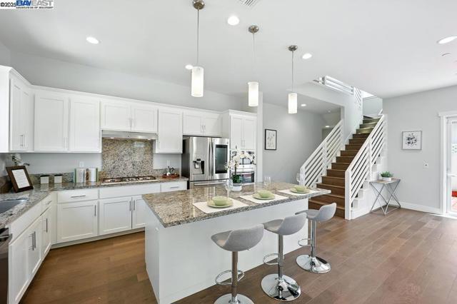 8360 Marine Way, Newark CA: https://media.crmls.org/mediaz/5673ece4-b1ff-4483-9fb7-90cdda740262.jpg