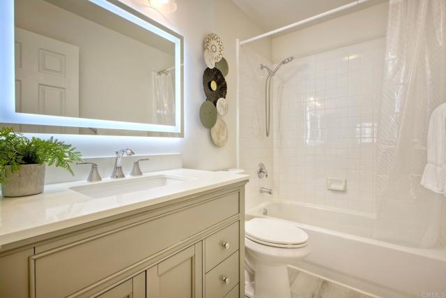 Detail Gallery Image 24 of 46 For 11590 Trailbrook Ln, San Diego,  CA 92128 - 4 Beds | 3 Baths