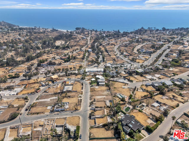 Drew Fenton | 887 Chattanooga Avenue Pacific Palisades CA | MLS: 7346712