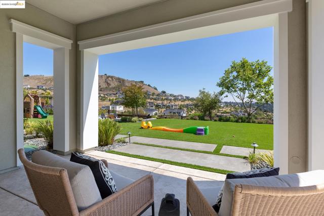 63 Tomcat Way, Orinda CA: https://media.crmls.org/mediaz/5675c1b7-6796-47da-aea2-2bb335602681.jpg