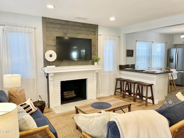 Detail Gallery Image 4 of 24 For 3945 Sunset Ln, Oxnard,  CA 93035 - 3 Beds | 1/1 Baths