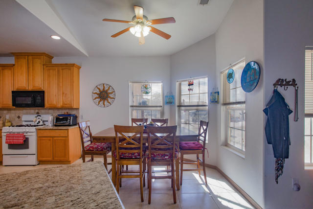 1224 Red Sea Avenue, Thermal CA: https://media.crmls.org/mediaz/5675eadf-d7f9-49e2-86cd-5a59eba0d898.jpg
