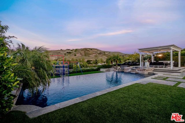 6 Bed Home for Sale in Calabasas, California