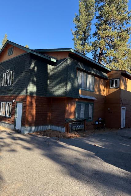 1177 Ski Run Boulevard, South Lake Tahoe CA: https://media.crmls.org/mediaz/567684ce-ce97-4c43-9a6f-de39a8ffad34.jpg