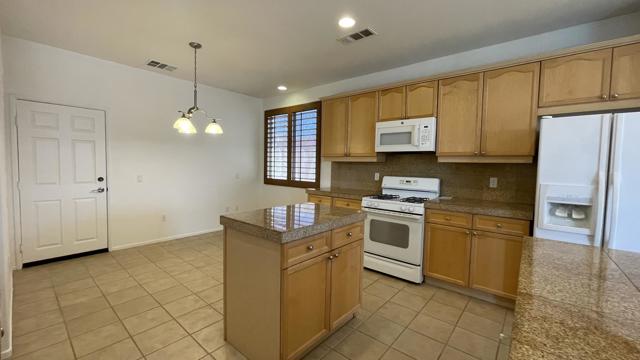 82549 Tivoli Court, Indio CA: https://media.crmls.org/mediaz/5676a2b4-4e0a-4eb1-be66-2597b3d1d1da.jpg