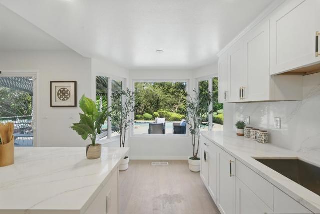 5657 Shadow Ridge Drive, Castro Valley CA: https://media.crmls.org/mediaz/5676ab15-7360-45e1-a88a-d86fe8bf4990.jpg