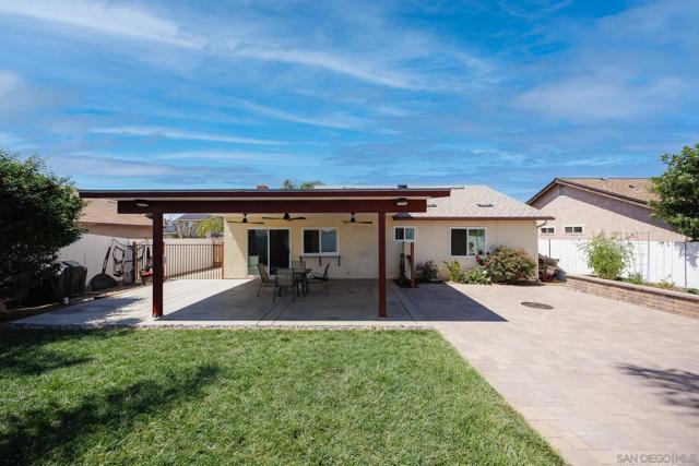 10835 Grand Fork Dr, Santee CA: https://media.crmls.org/mediaz/5676bf88-0a02-4fa5-a43a-2c3b5b78a50a.jpg