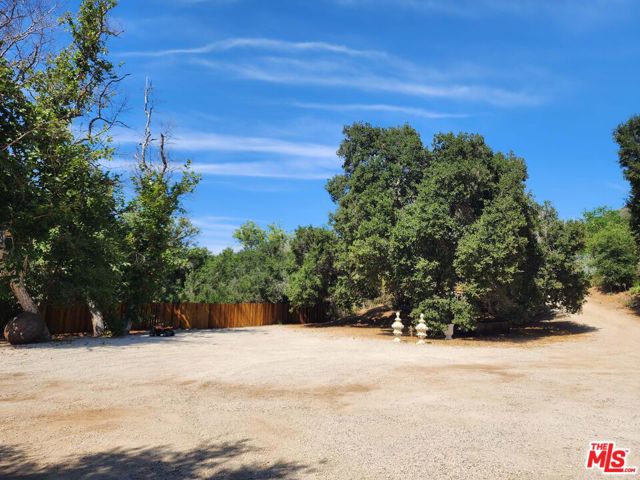 118 W Carlisle Road, Westlake Village CA: https://media.crmls.org/mediaz/5676cfdc-c2ab-4bfe-add1-f76b976f8243.jpg