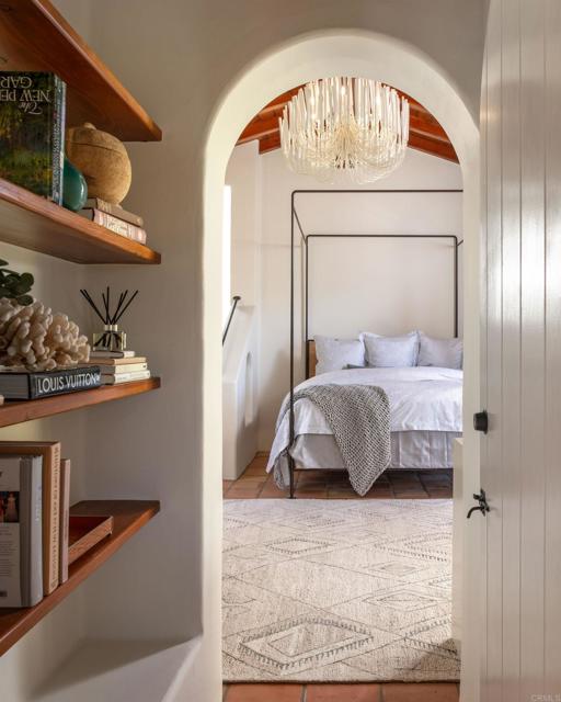 17484 El Vuelo, Rancho Santa Fe CA: https://media.crmls.org/mediaz/567734e3-158e-4537-96d8-3e36222df67a.jpg