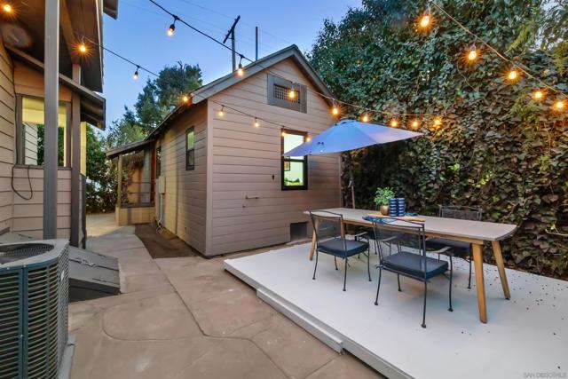 1203 N Normandie Ave, Los Angeles CA: https://media.crmls.org/mediaz/5678f2af-26b3-44bb-84b5-02a29429dae4.jpg