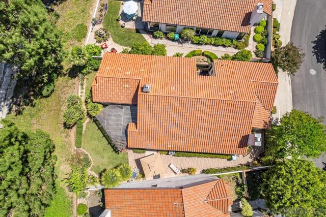 17635 Parlange Pl, San Diego CA: https://media.crmls.org/mediaz/56795dd6-f1fd-4803-adcc-f7a246e0dce4.jpg
