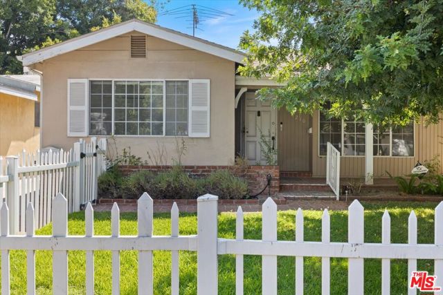 4210 Alcove Avenue, Studio City CA: https://media.crmls.org/mediaz/567989e6-9d78-4381-8507-68e0c81bd58c.jpg