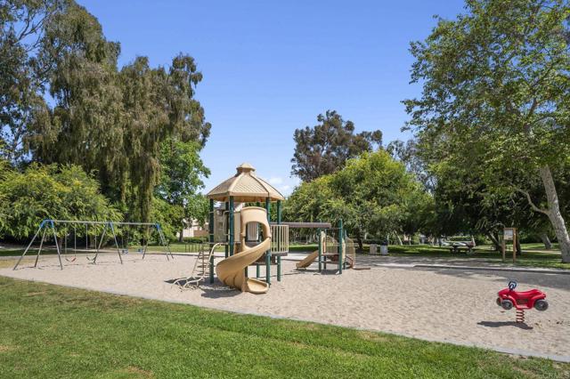 Detail Gallery Image 23 of 23 For 3380 Caminito Gandara, La Jolla,  CA 92037 - 3 Beds | 2/1 Baths