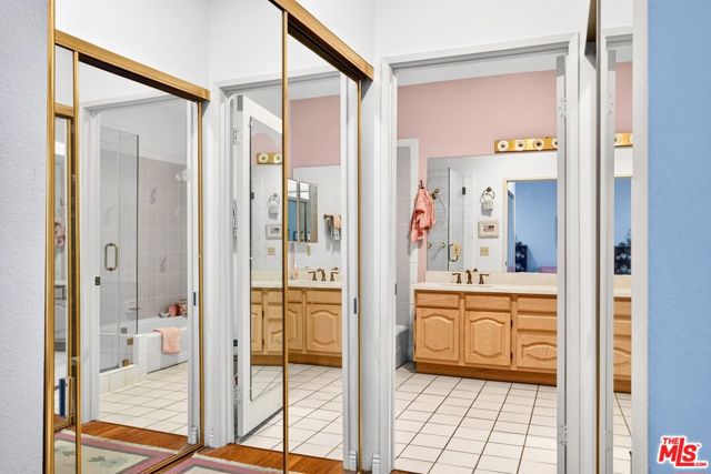1741 Colby Avenue, 203 photo 31