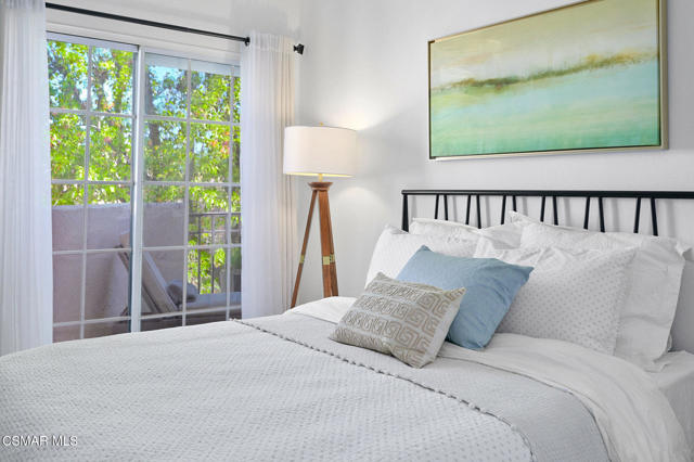 24145 Del Monte Drive, Valencia CA: https://media.crmls.org/mediaz/567b5ed7-580b-4718-818f-704ac4181982.jpg