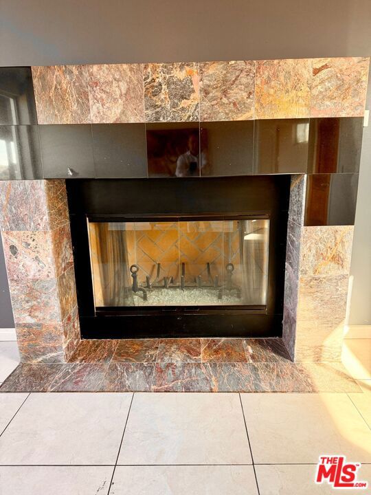 11077 Pacific View Drive, Malibu CA: https://media.crmls.org/mediaz/567b6adb-c6e7-4e3f-8eb6-9869edc47f68.jpg