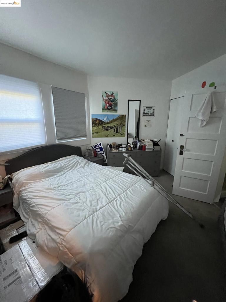 https://media.crmls.org/mediaz/567cb136-c6f3-40c6-b846-8832f64f9016.jpg?preset=X-Large