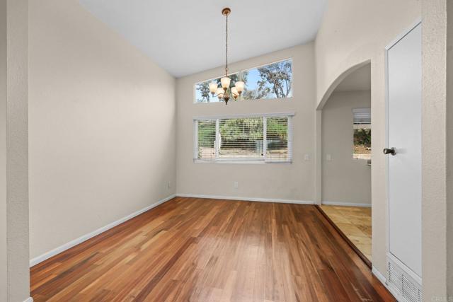 Detail Gallery Image 8 of 37 For 1531 Max Ave, Chula Vista,  CA 91911 - 4 Beds | 2/1 Baths