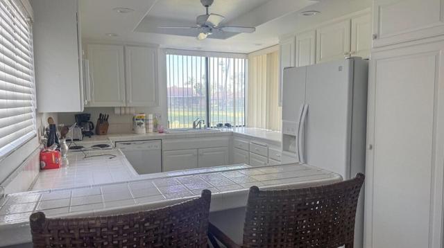 142 La Cerra Drive, Rancho Mirage CA: https://media.crmls.org/mediaz/567d41d3-5a05-43e8-accc-8bb8ba58a908.jpg