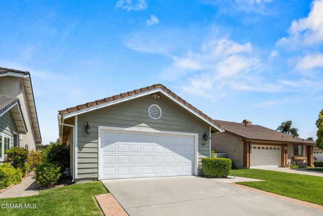 4570 N Vistapark Drive, Moorpark CA: https://media.crmls.org/mediaz/567d5155-1bf5-41bf-b0eb-3b5b4d263131.jpg